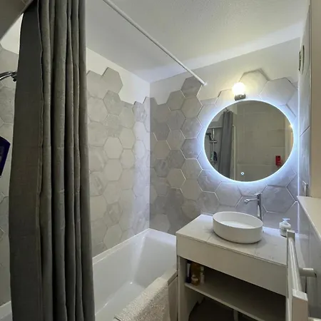 L'oree Des Pins Tropico T2 En Rdc Avec Terrasse Refait A Neuf Lacanau